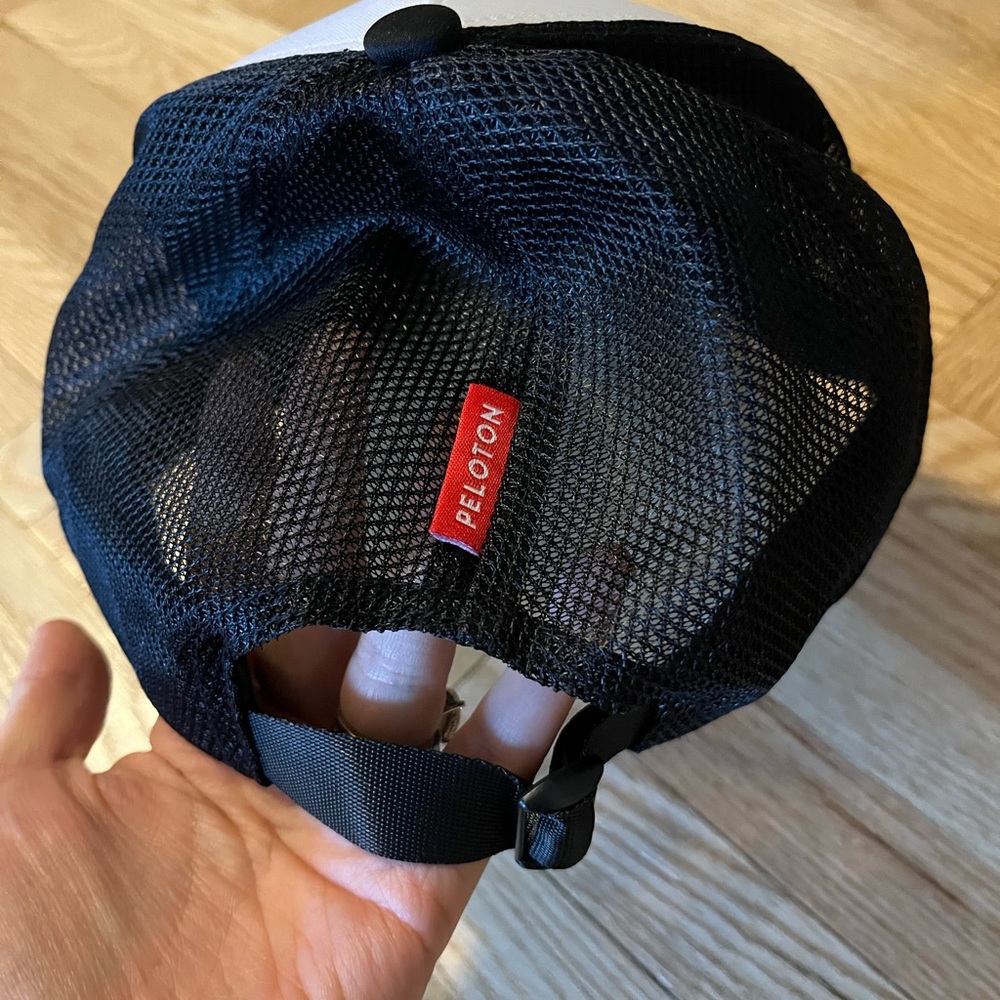 NEW! Peloton Black and White Hat - Picture 4 of 4